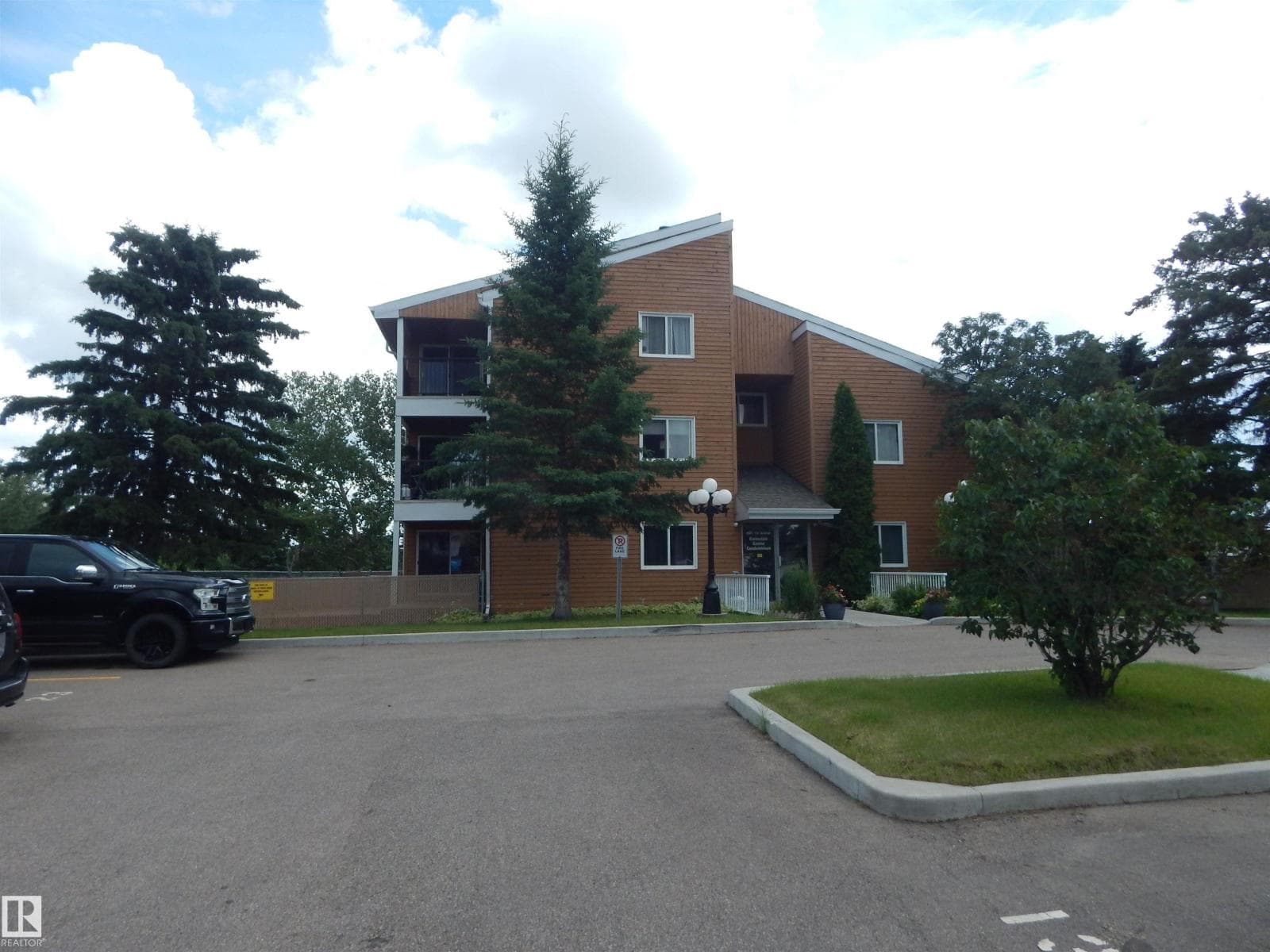 #204 4601 131 AV NW
