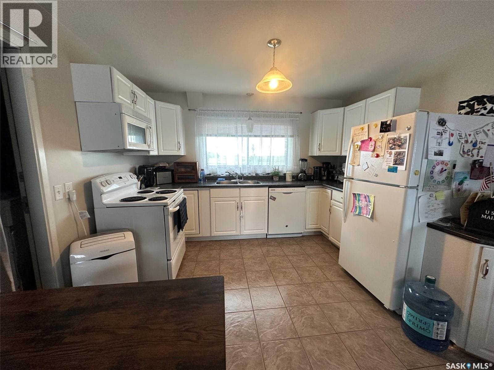 344 Young STREET — photo 3
