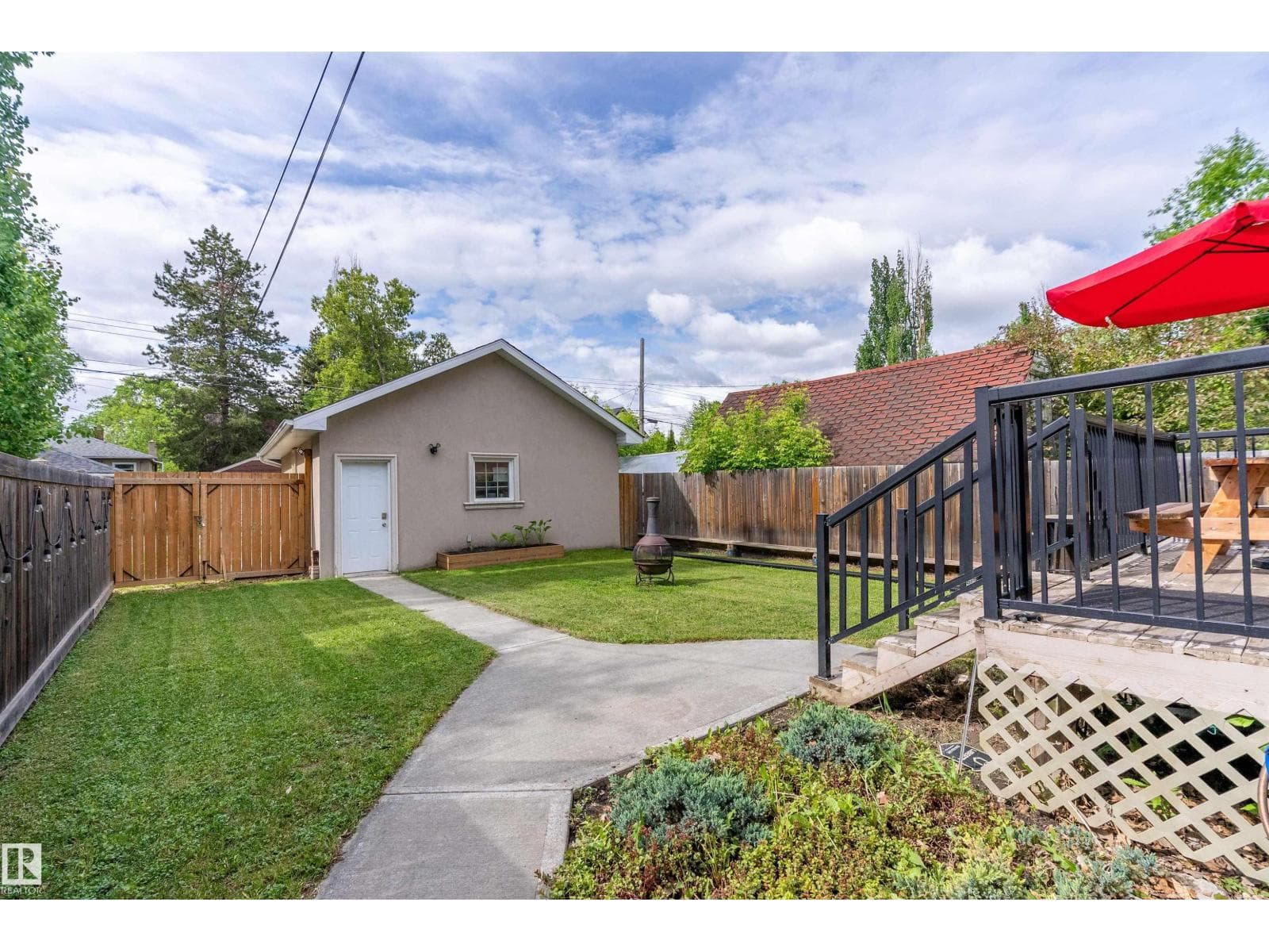 10623 75 AV NW — photo 3