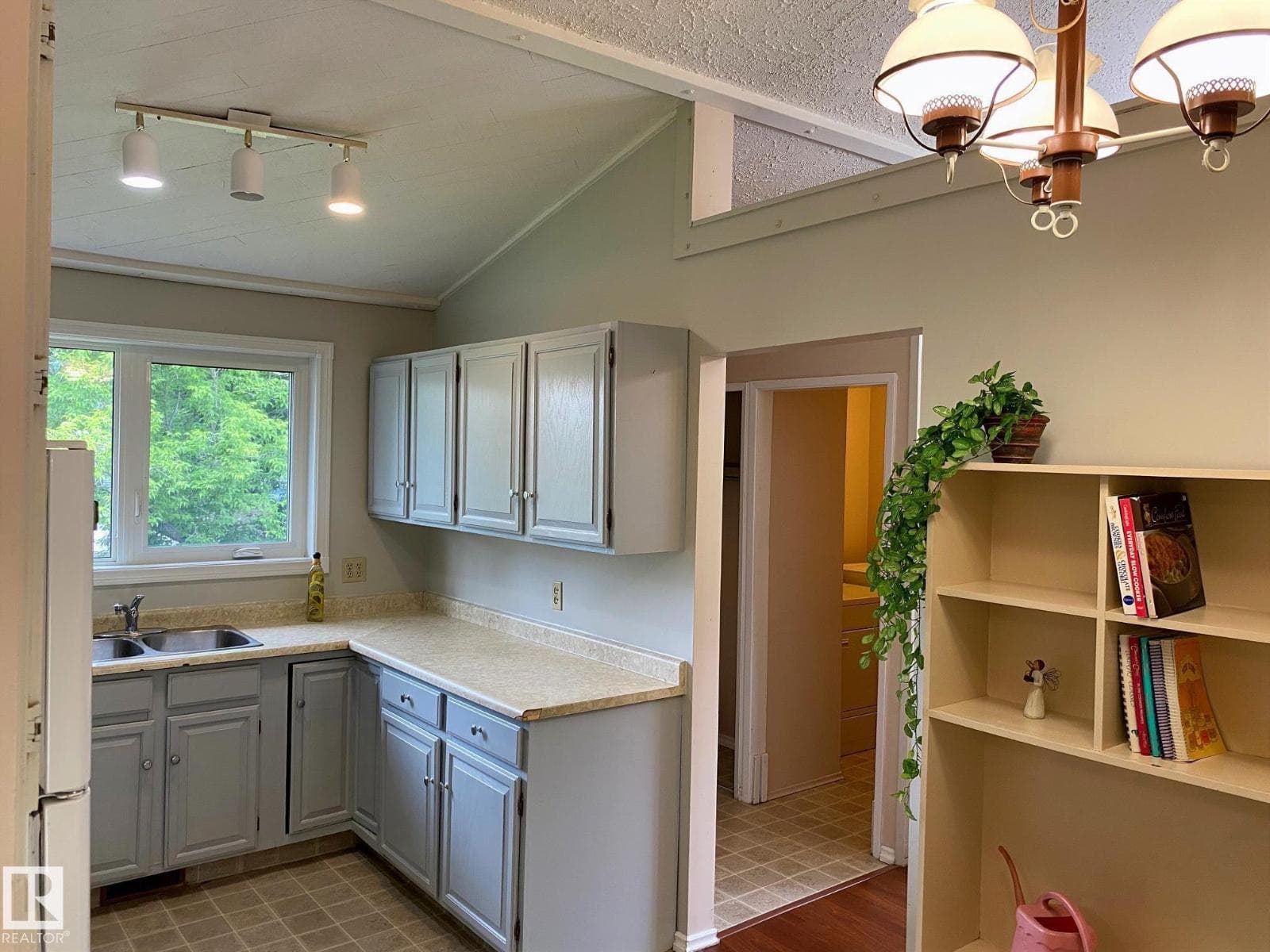 2211 MILLBOURNE RD W NW — photo 5