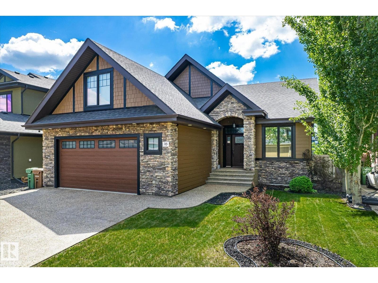 35 EDGEWATER TERR