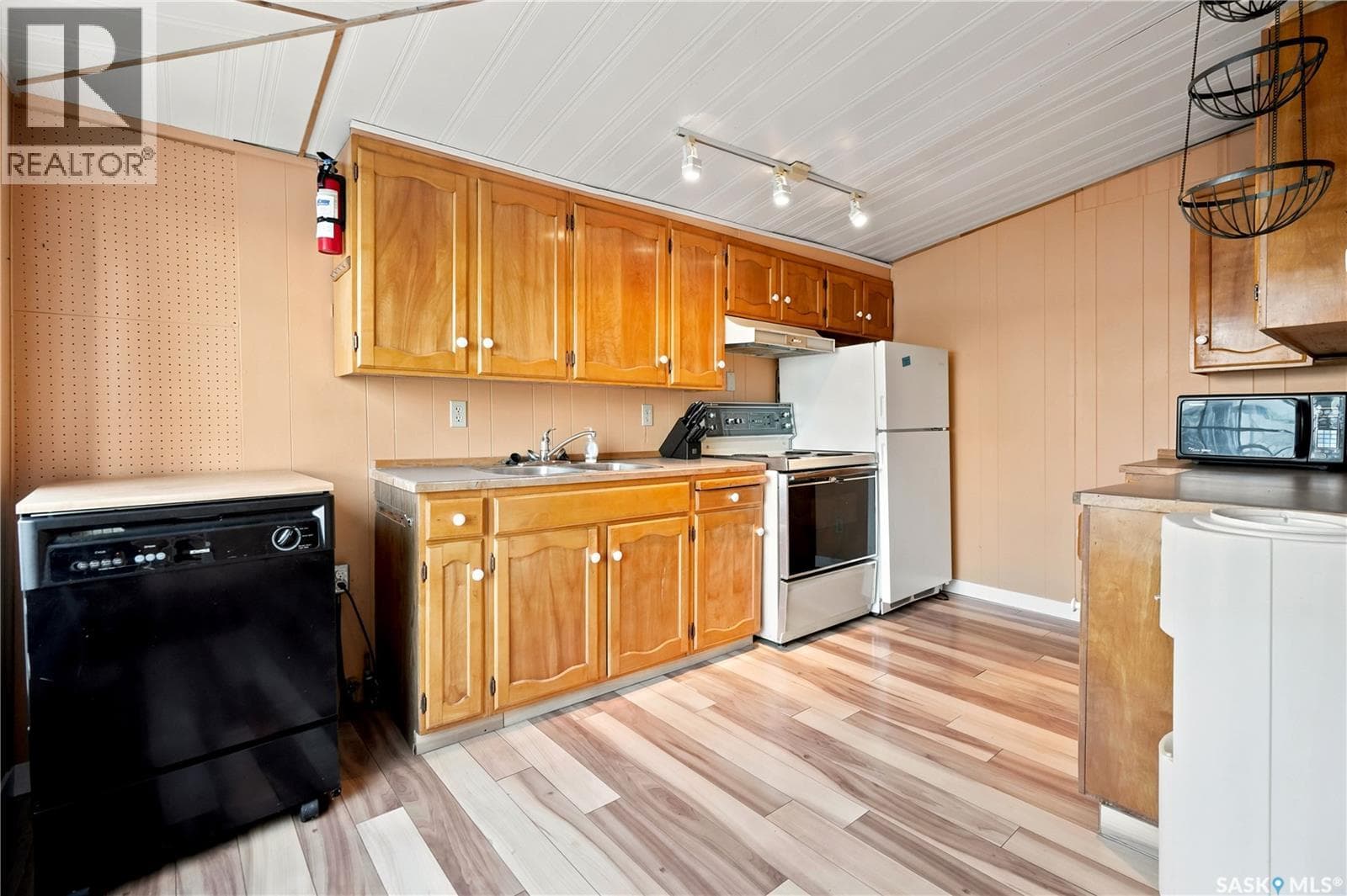 111 B-Say-Tah ROAD — photo 3
