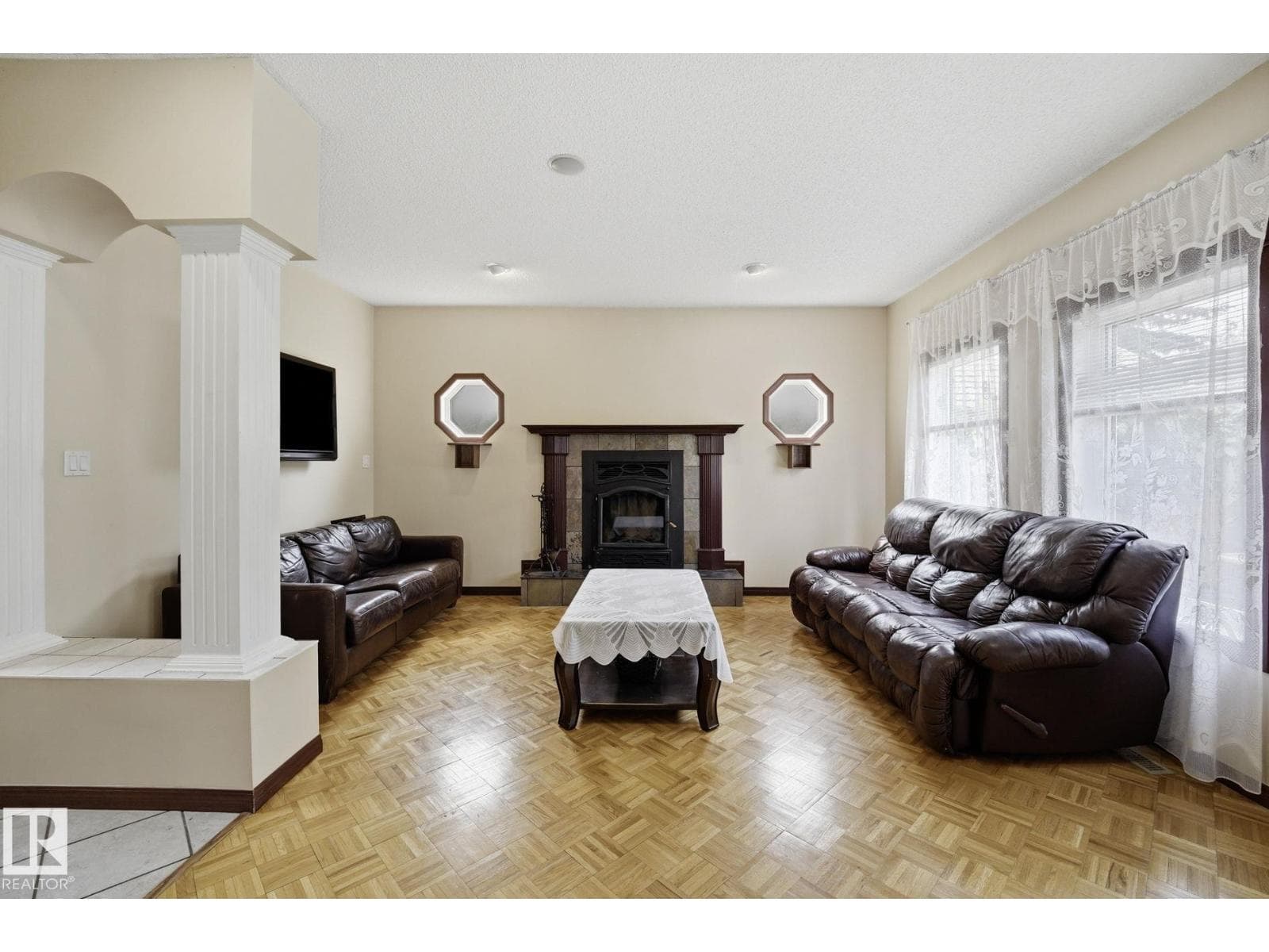 714 DALHOUSIE WY NW — photo 4