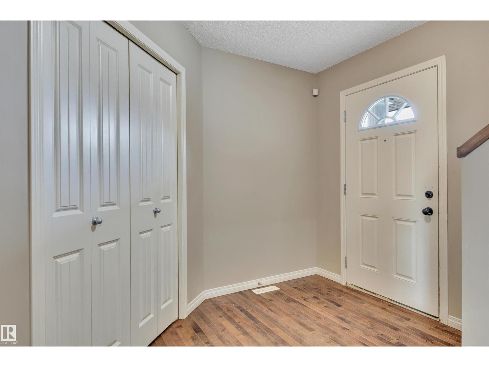 1302 MCALLISTER WY SW — photo 3