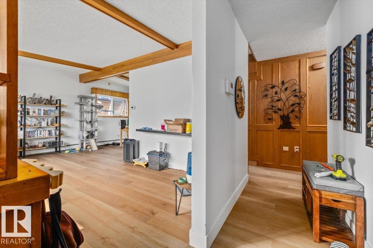 8736 72 ST NW NW — photo 5