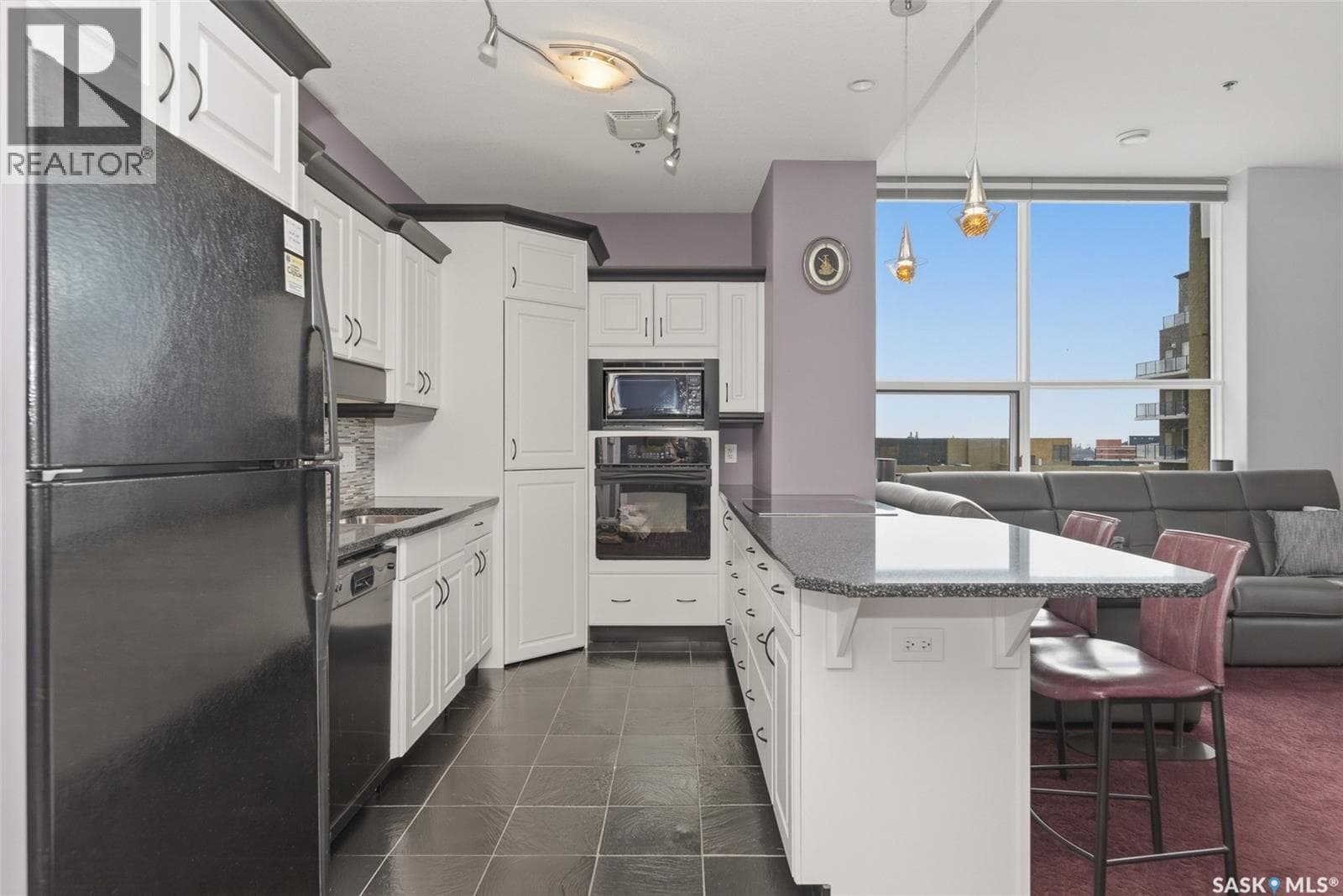 805 1901 Victoria AVENUE — photo 5