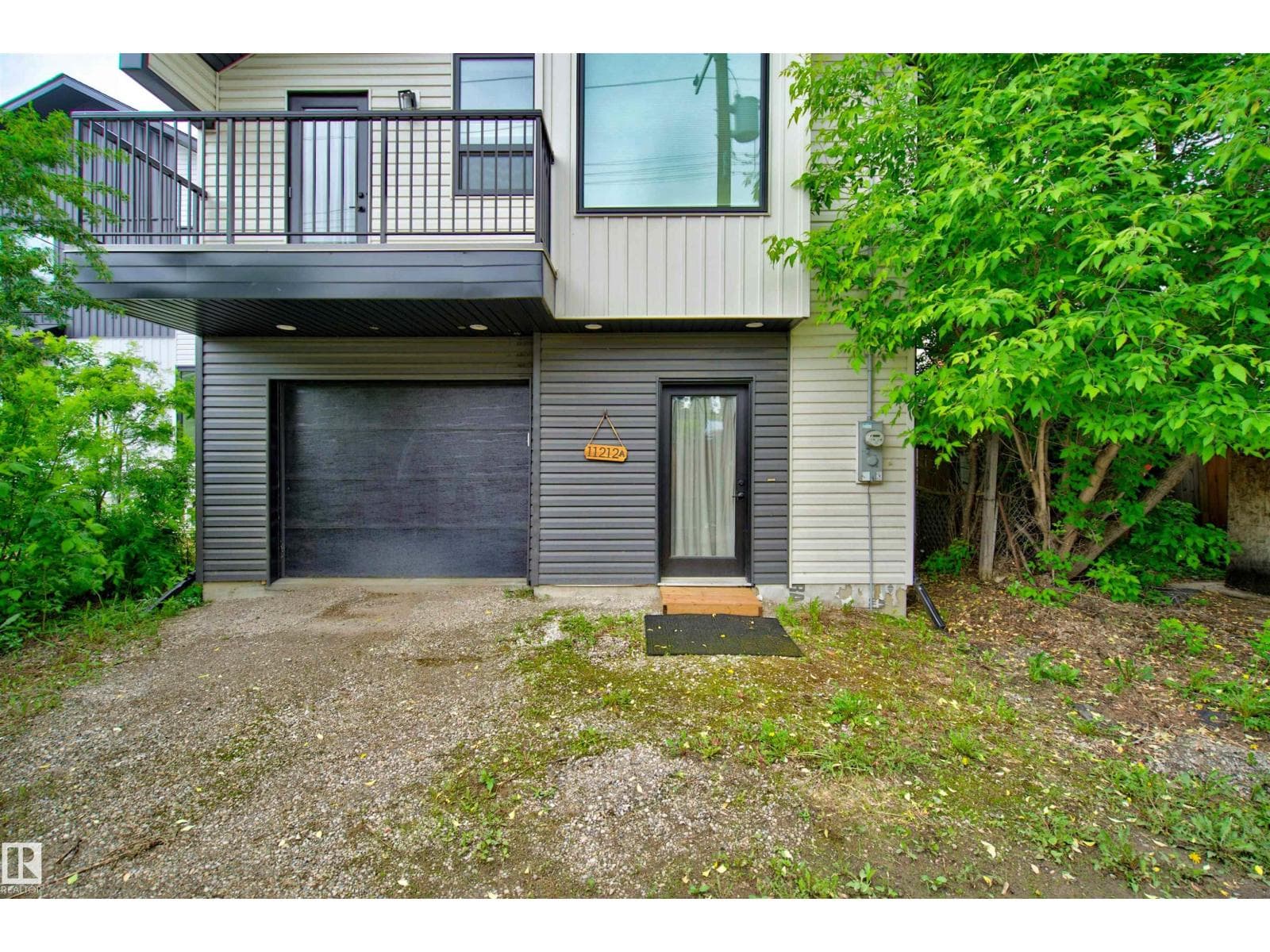 11212 75 AV NW — photo 4