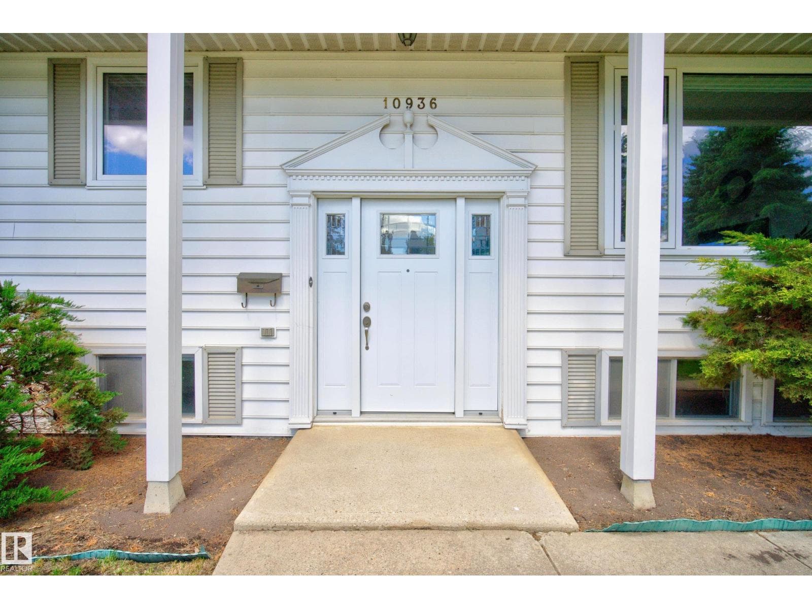 10936 35A AV NW — photo 4