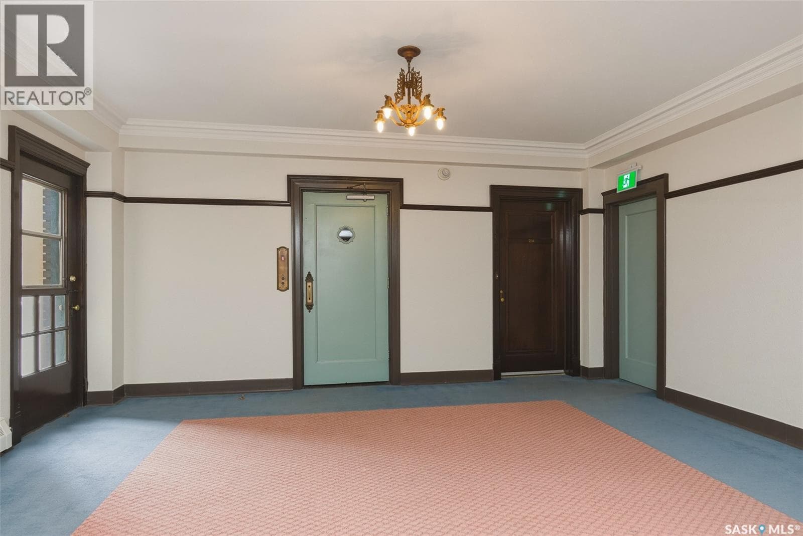 214 2305 Victoria AVENUE — photo 5