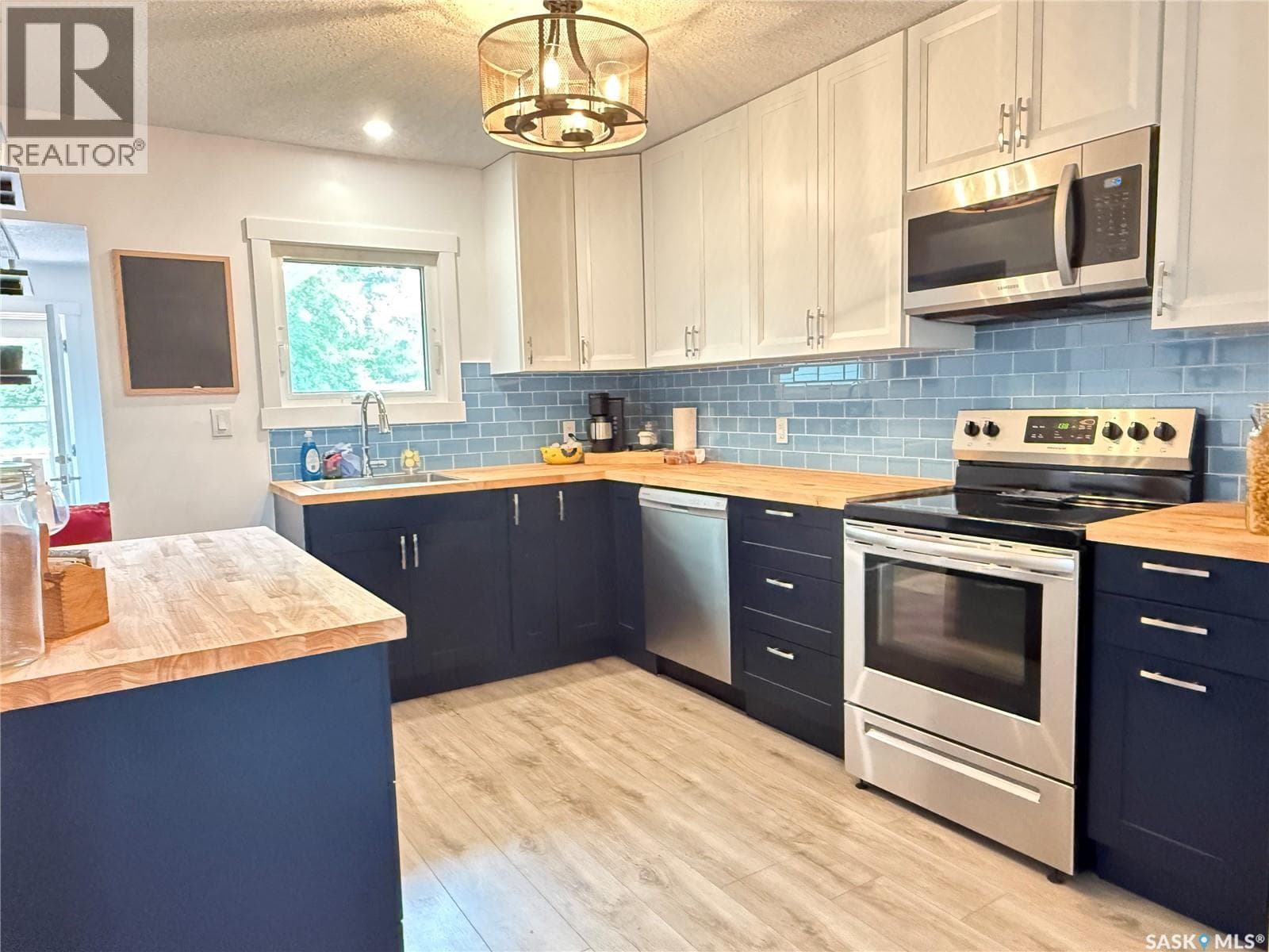 615 Windsor STREET — photo 3