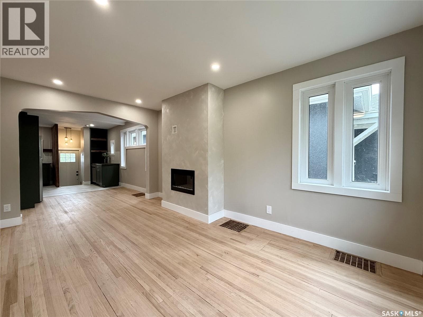 2471 Broder STREET — photo 2