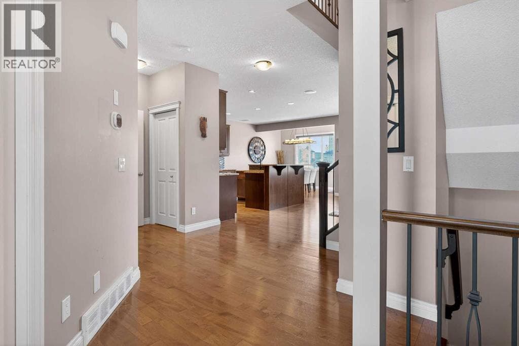 159 Sherwood Crescent NW — photo 5