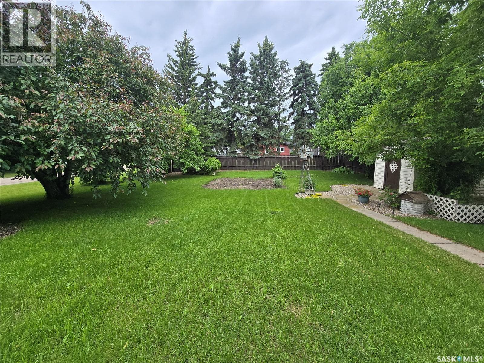 700 Saskatchewan AVENUE — photo 5