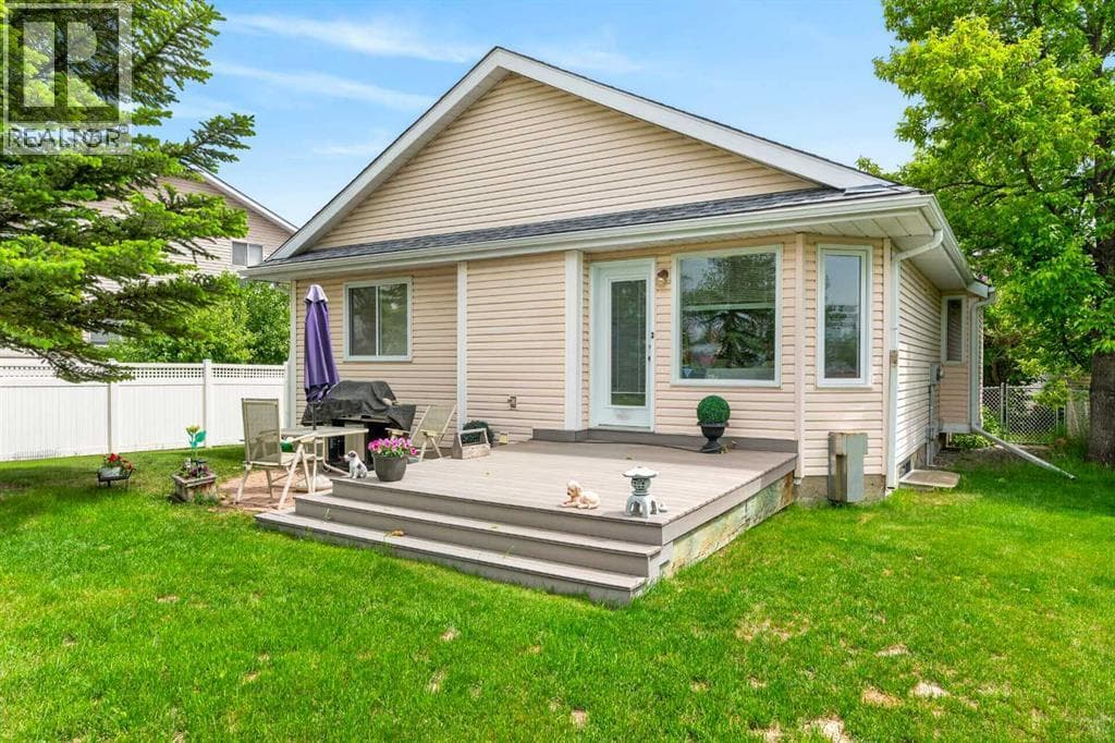 501 Coral Keys Villas NE — photo 3
