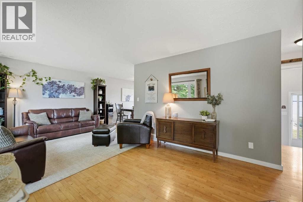 127 Thomas Place — photo 5