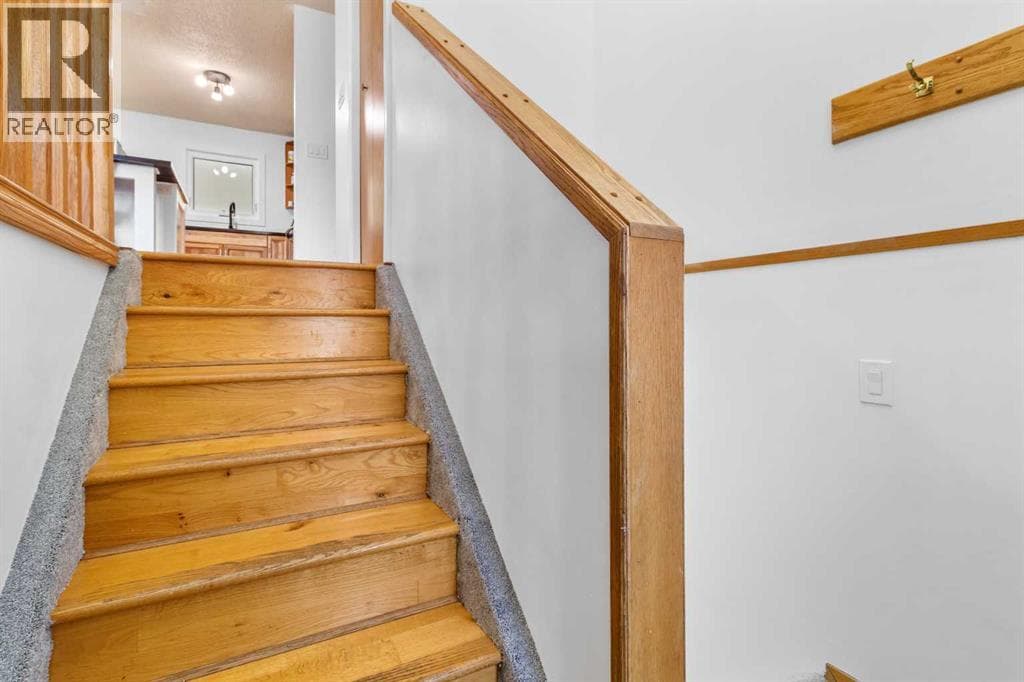 39 Cedar Crescent — photo 3