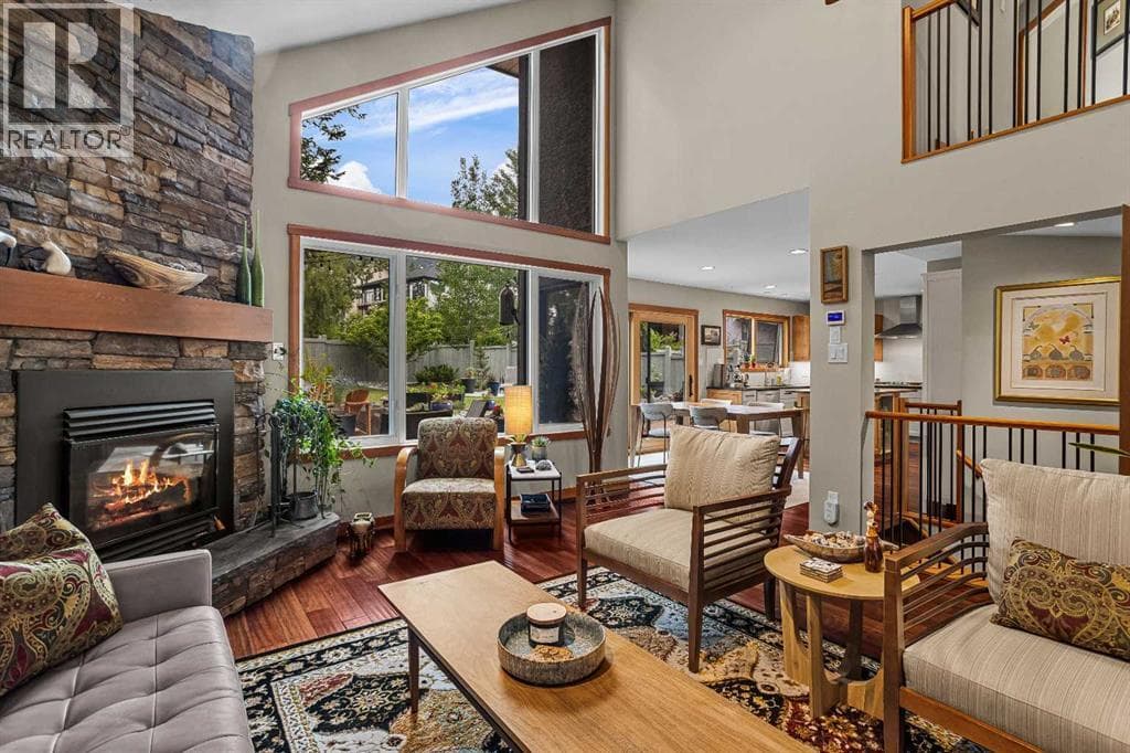 408 Canyon Close — photo 3