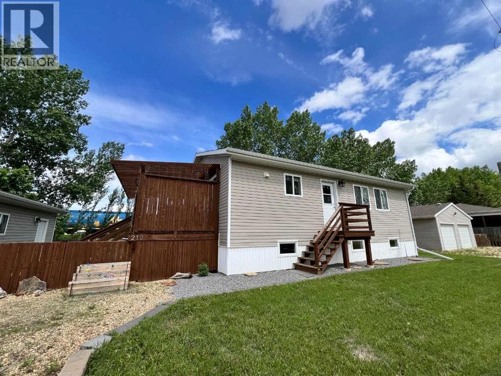 210 Railway Avenue SW — photo 3