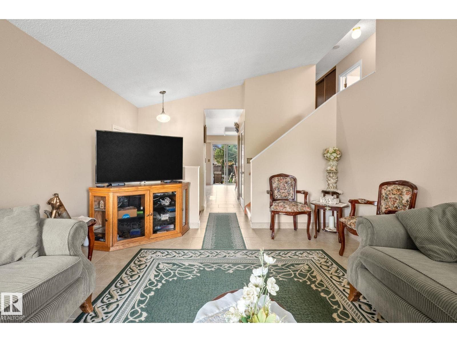 18126 98 AV NW — photo 2