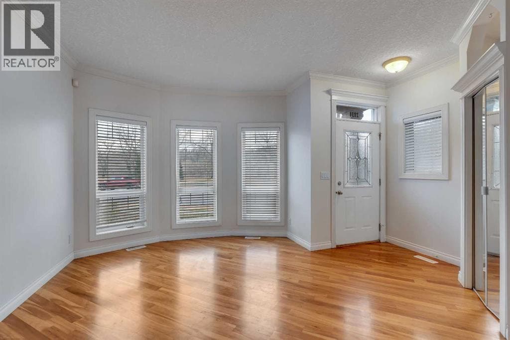 2834 Parkdale Boulevard NW — photo 5