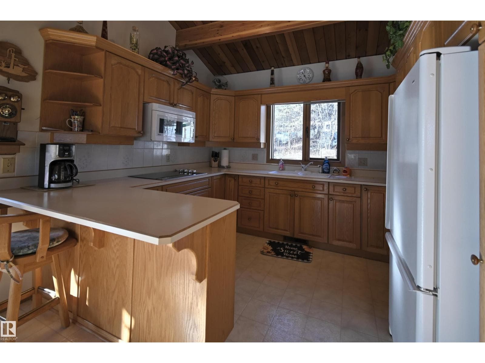#128 4521 LAKESHORE RD — photo 4