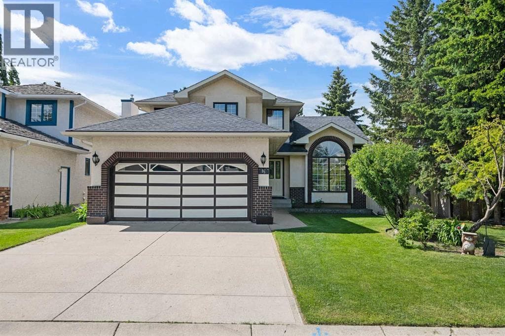95 Hawkstone Close NW — photo 2