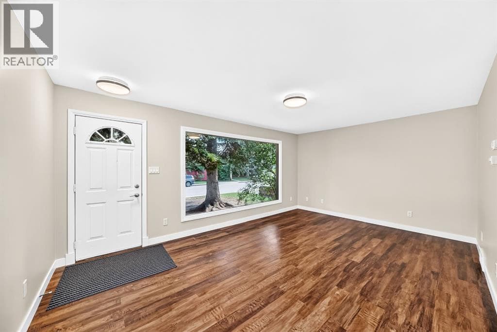 6012 33 Avenue NW — photo 3