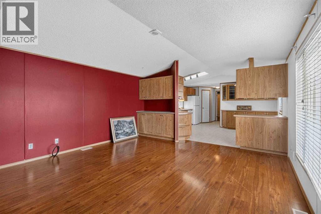 485 Harpe Way — photo 3