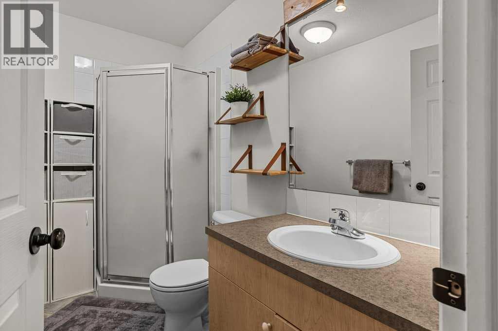204, 512 Bow Valley Trail — photo 3