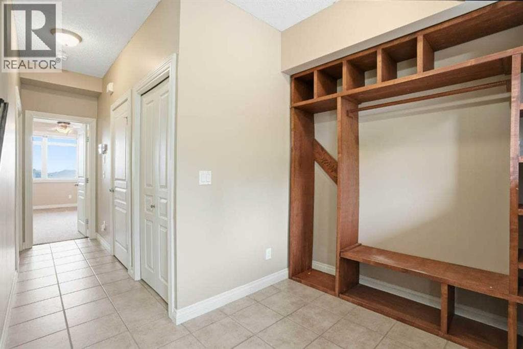 11, 148 Rockyledge View NW — photo 3