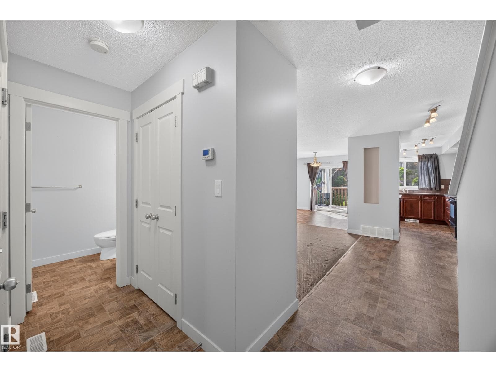 67 HARTWICK LO — photo 3
