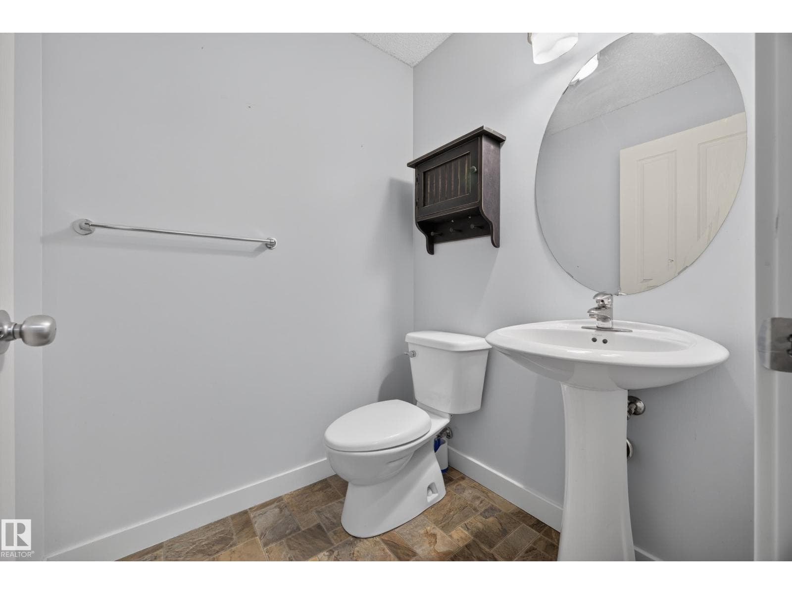 67 HARTWICK LO — photo 4