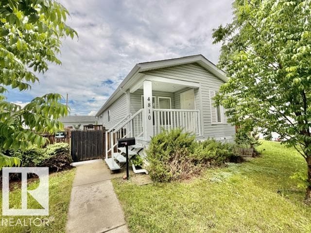 4810 48 AV — photo 2