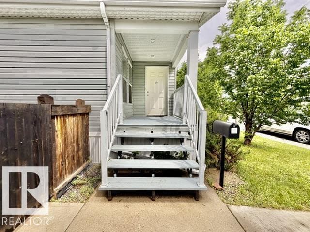4810 48 AV — photo 4