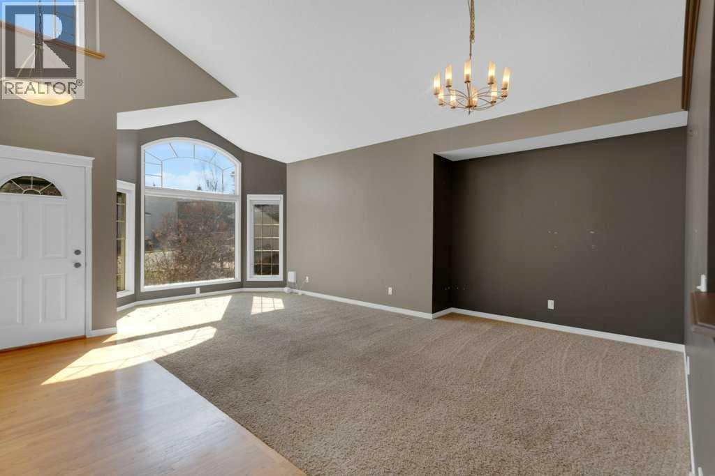 63 Mt Assiniboine Circle SE — photo 5