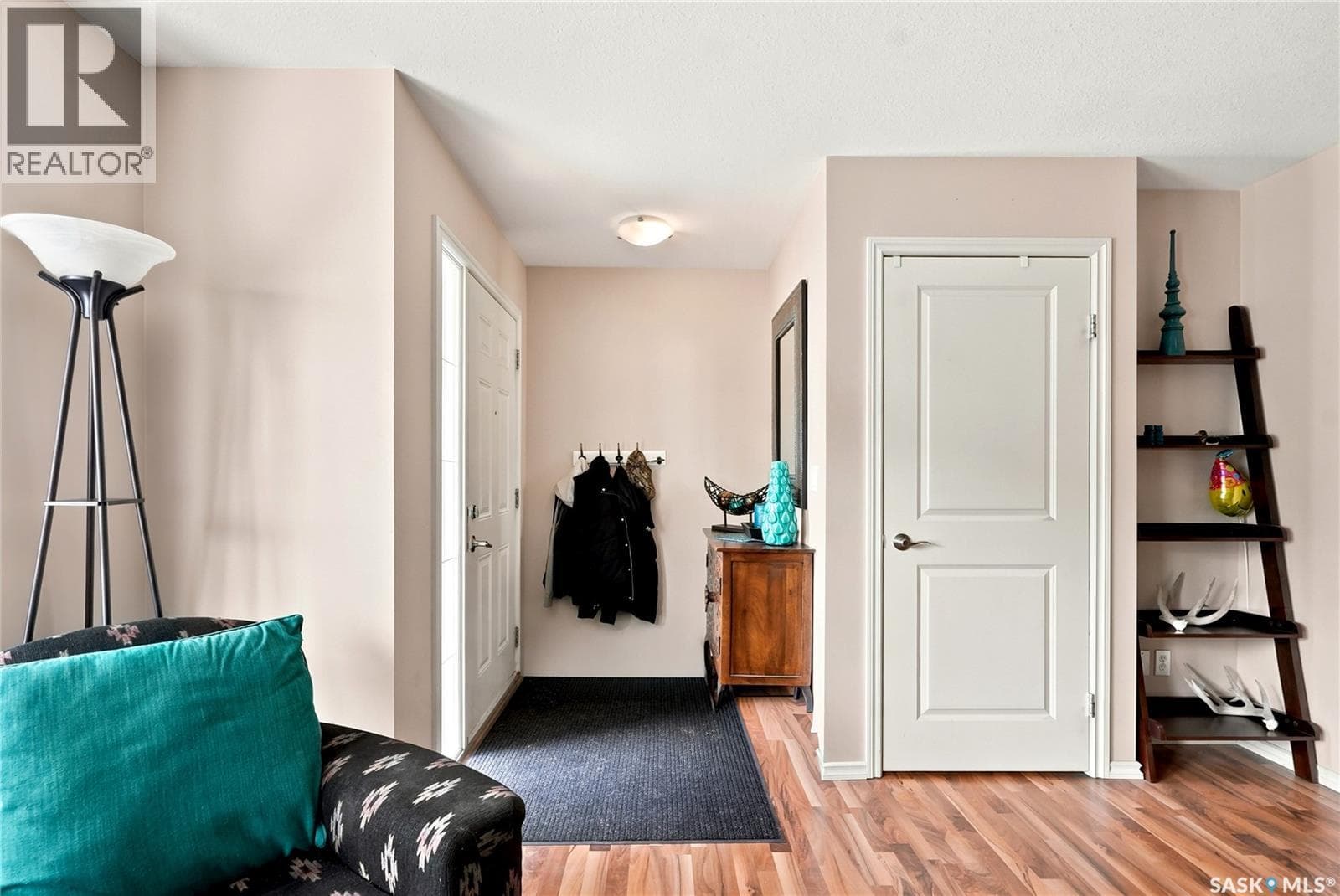 106 415 Lynd CRESCENT — photo 3