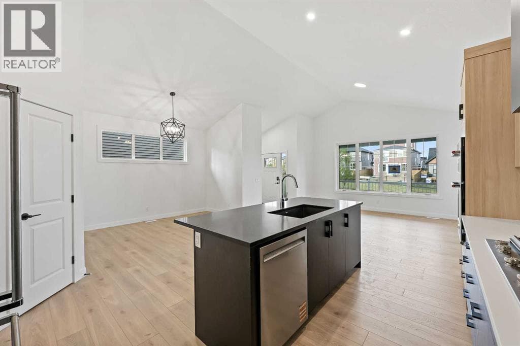 116 Mitchell Walk NW — photo 4