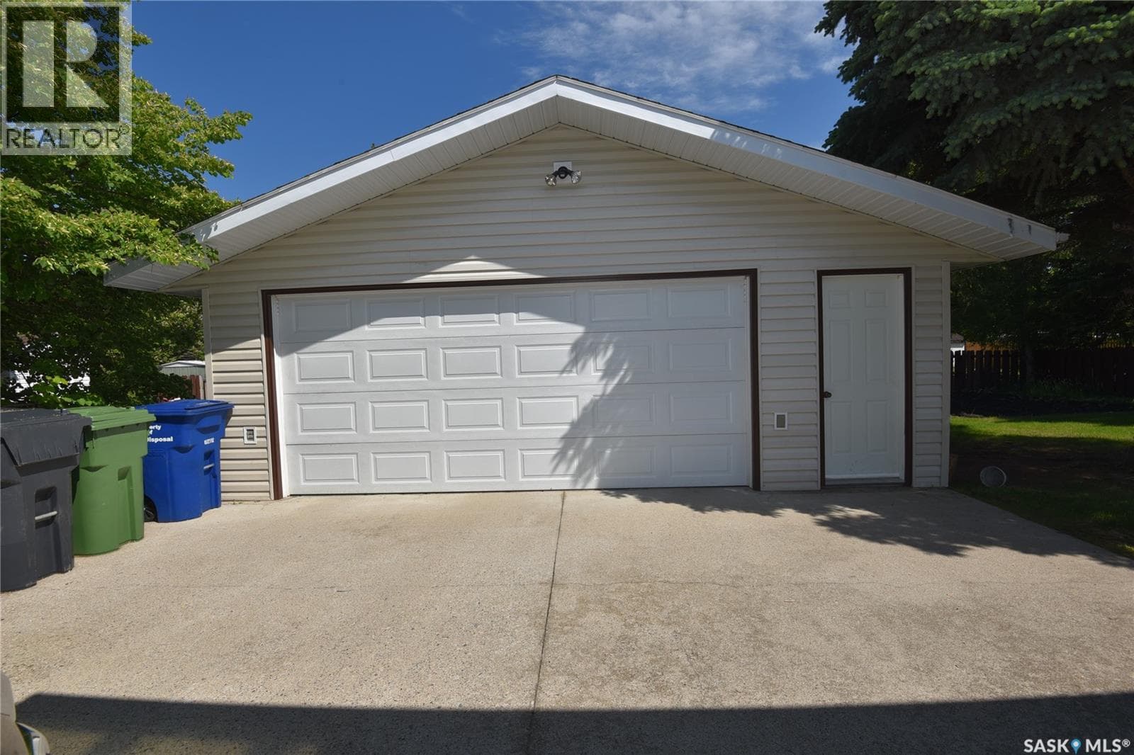 309 Watson CRESCENT — photo 3