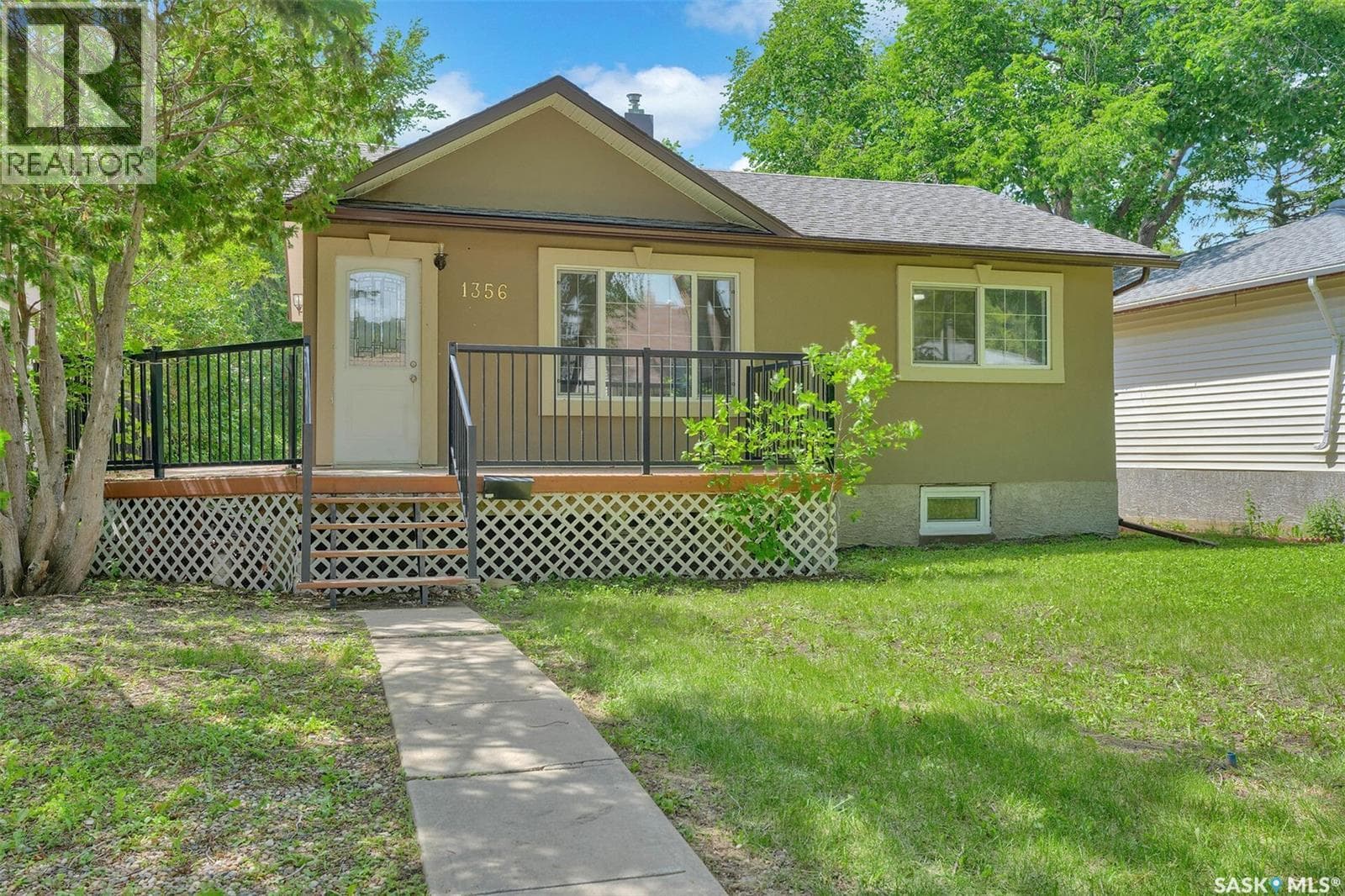 1356 Minto STREET — photo 2