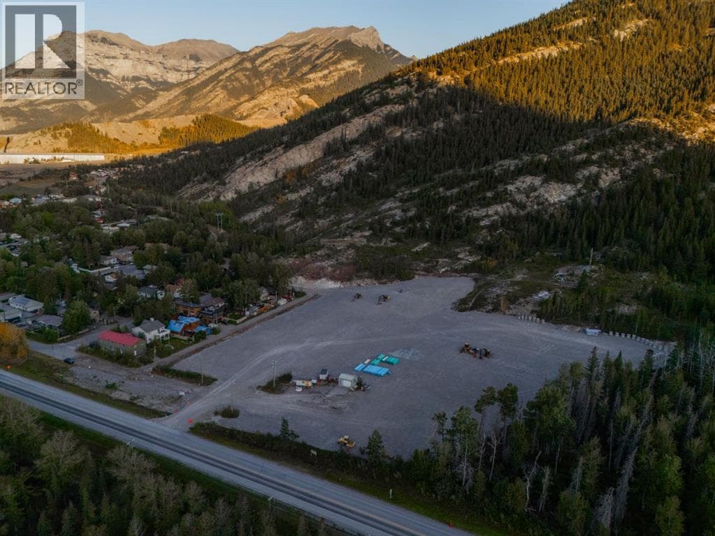 3 Yamnuska Place — photo 5