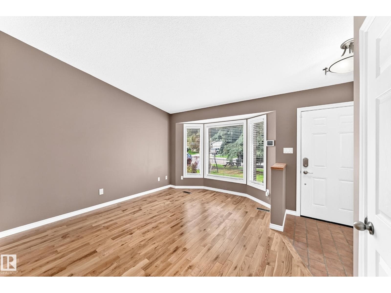 1763 48A ST NW — photo 5