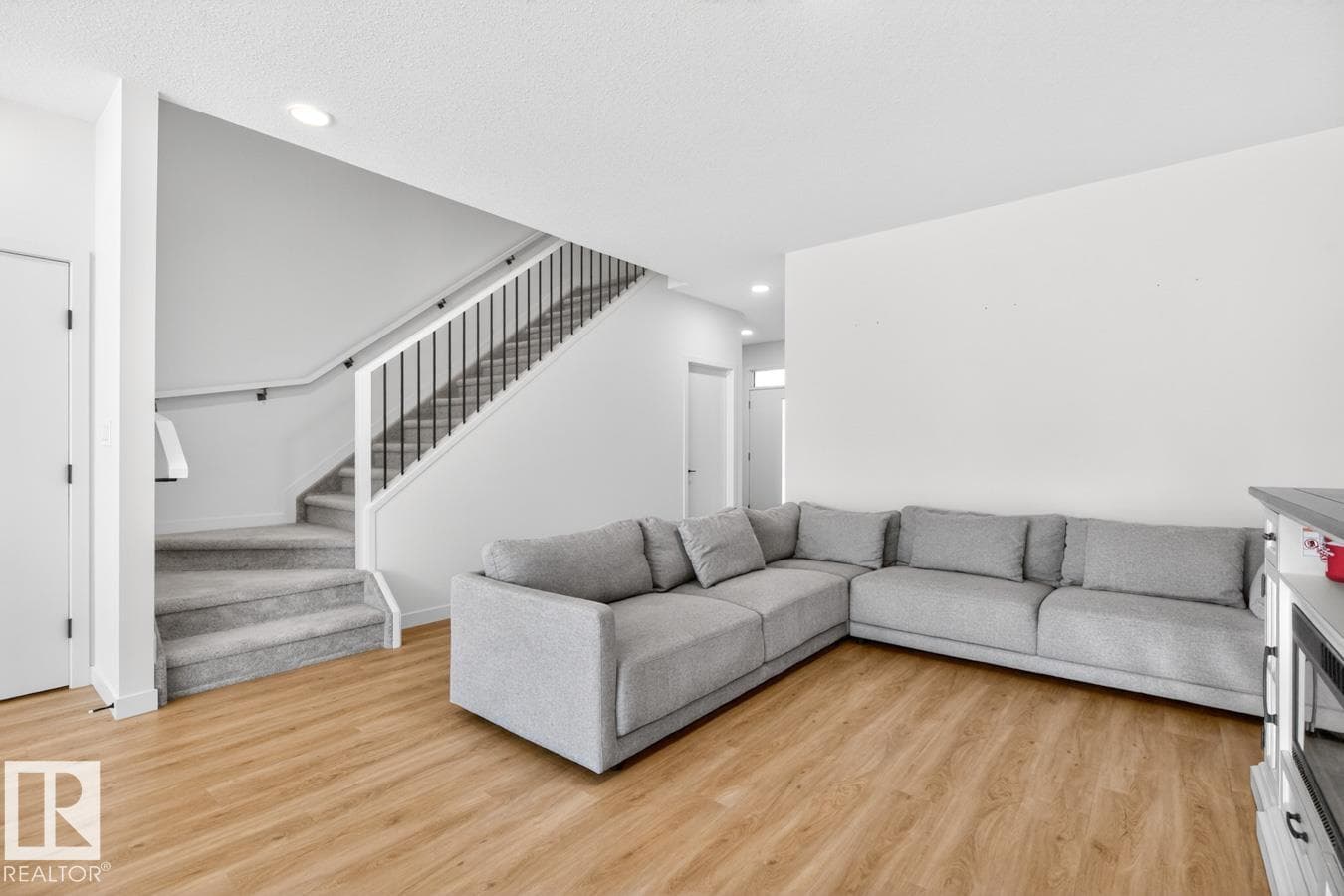 17347 100 ST NW — photo 5