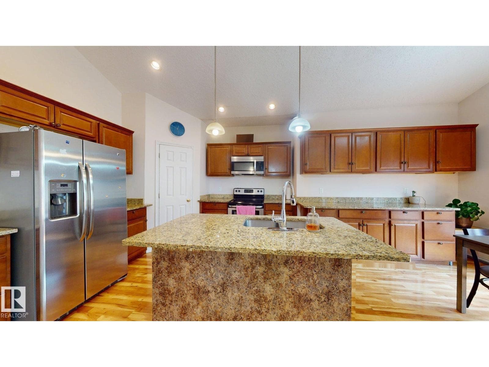 5129 1B AV SW — photo 4