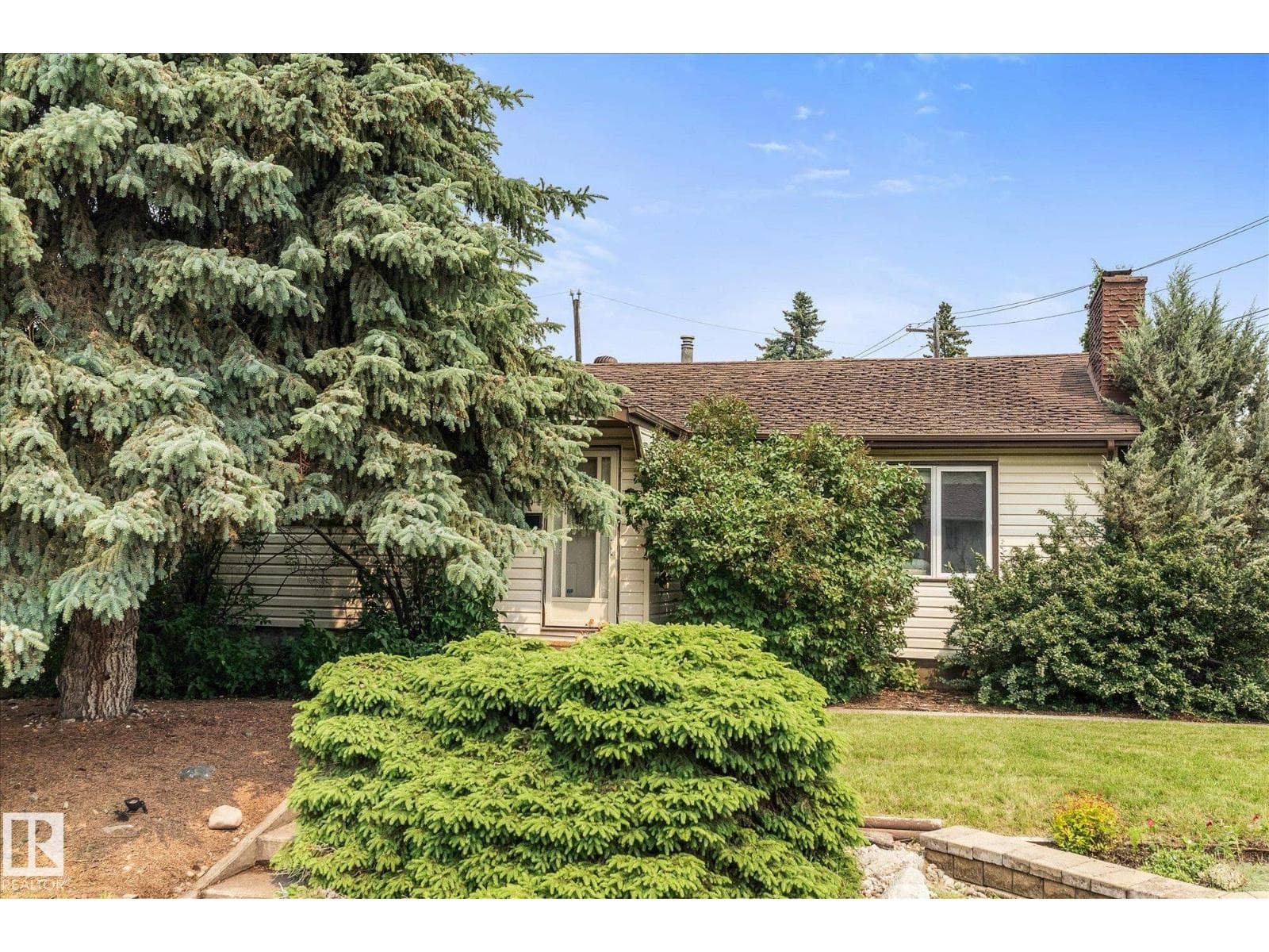 15612 83 AV NW — photo 3