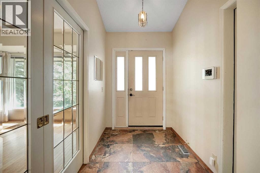 23 Edelweiss Drive NW — photo 2