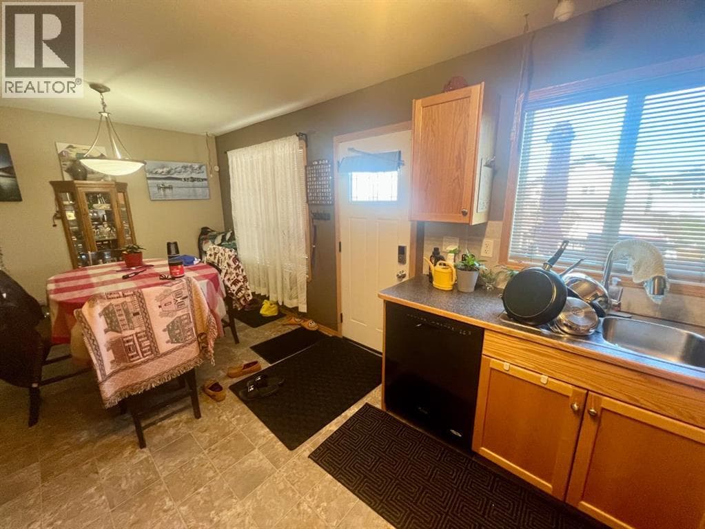 660 Red Oak Close — photo 4