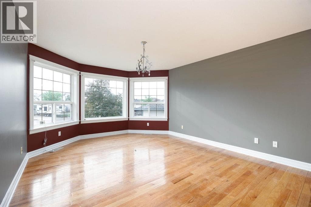 209 Laffont Bay — photo 4