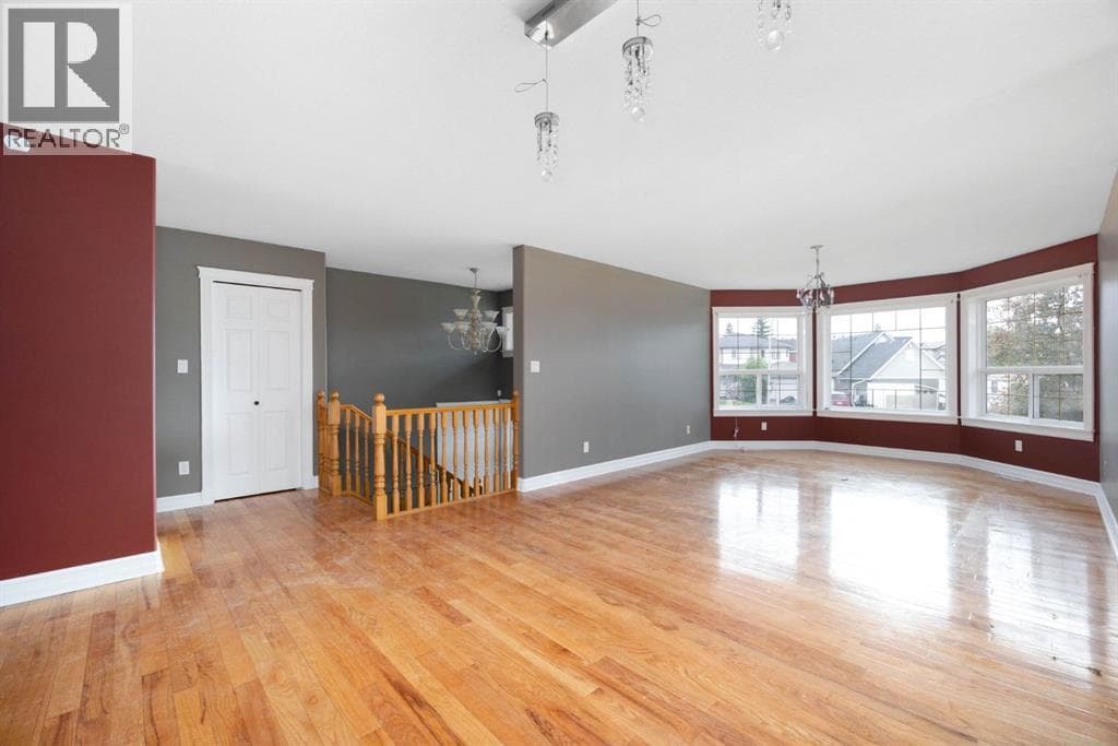 209 Laffont Bay — photo 2