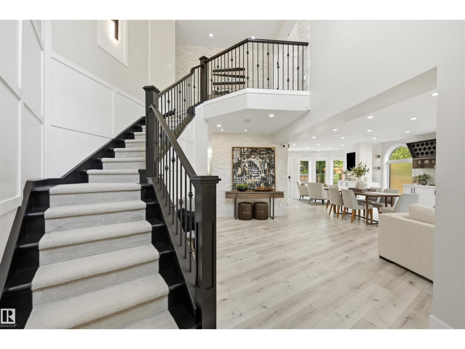 439 ROONEY CR NW — photo 5