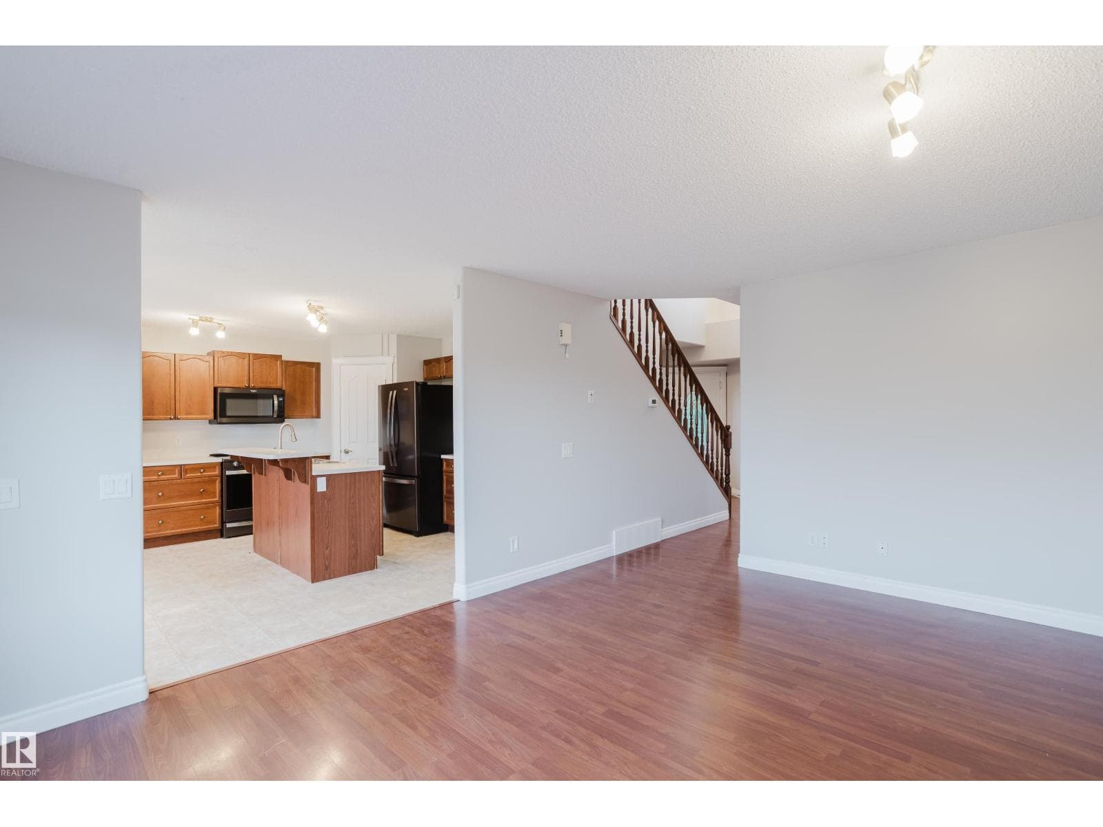 611 Hooke CO NW — photo 4